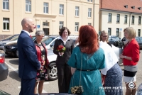 0008-20150522-hochzeit-vor-standesamt-021-