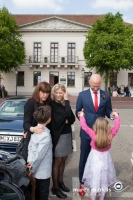 0016-20150522-hochzeit-vor-standesamt-040-