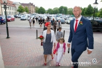 0017-20150522-hochzeit-vor-standesamt-041-