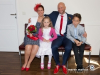 0029-20150522-hochzeit-vor-standesamt-069-