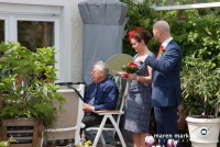 0166-20150522-hochzeit-standesamt-garten-089-