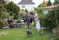 0194-20150522-hochzeit-standesamt-garten-056-